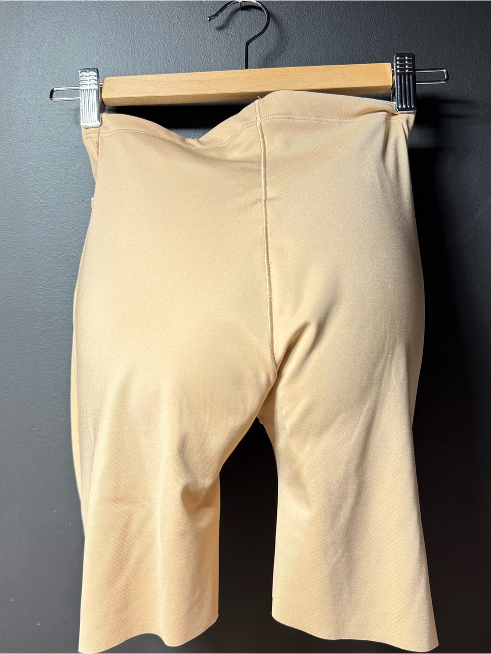 New Women's SKIMS Butt And Hip Enhancing Mid-thigh Shorts - Picture 3 of 5